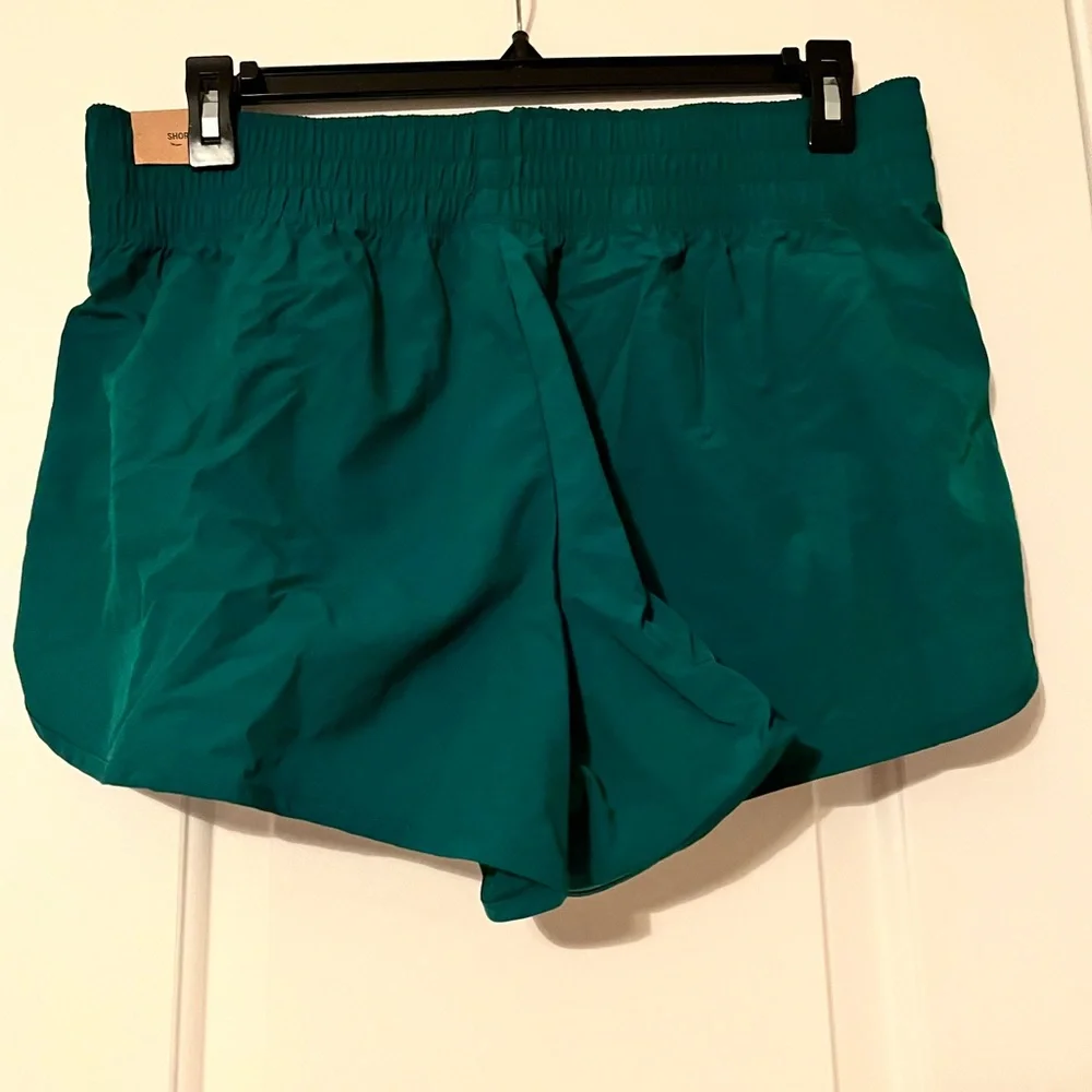 SOLD - NWT PINK Victoria’s Secret running shorts size xl - Picture 2 of 5